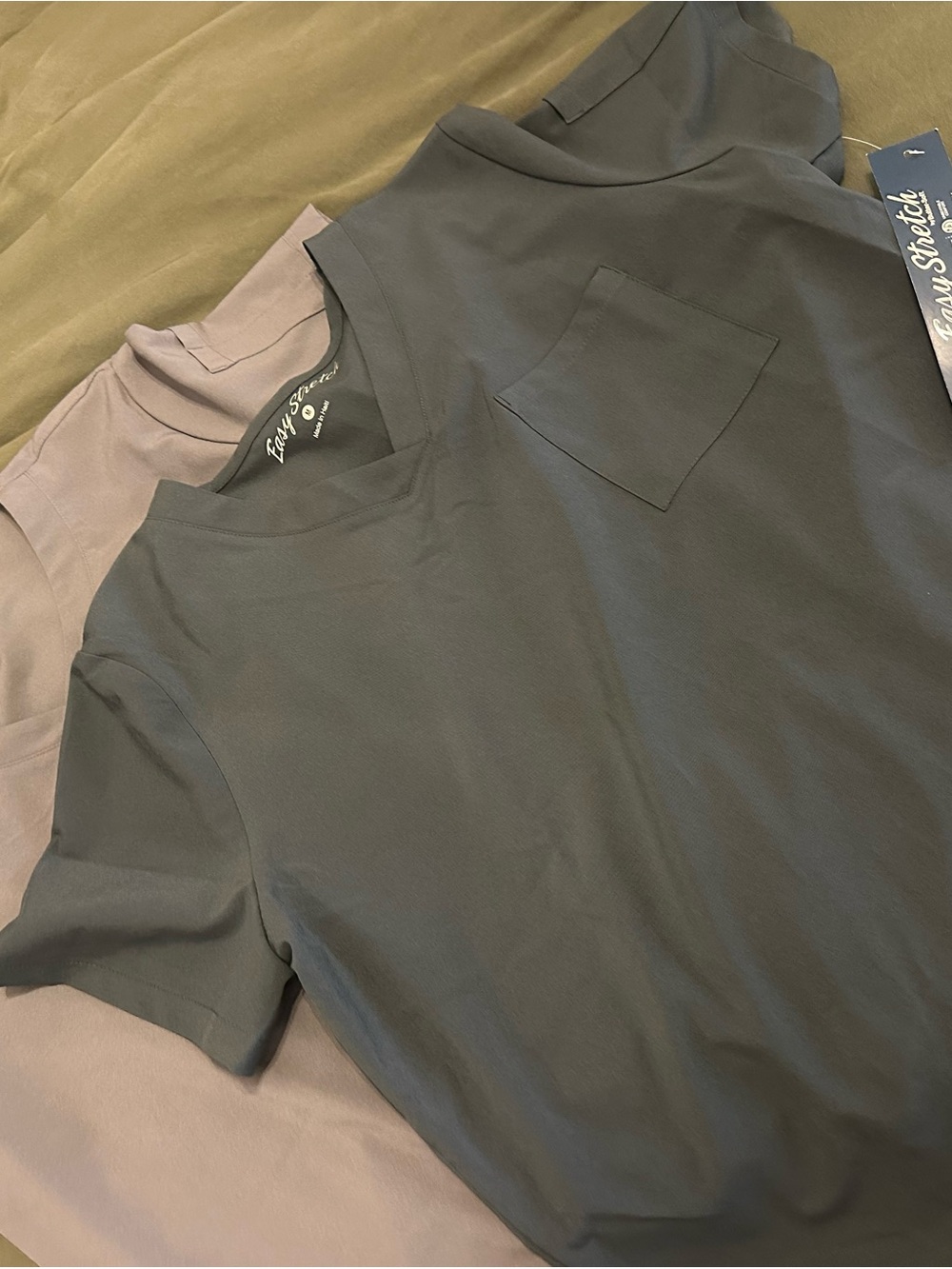 Figs V-Neck Scrub Top in Charcoal and Mauve